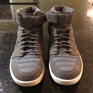 Nike Air Jordan 1 (Excellent) Sz 10.5